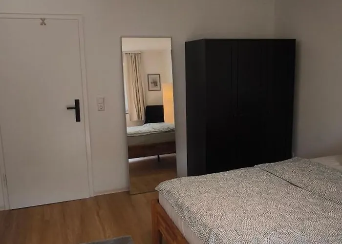 Fresh Renovated. 3 Rooms. Central Leonberg. Private Parking Spot.