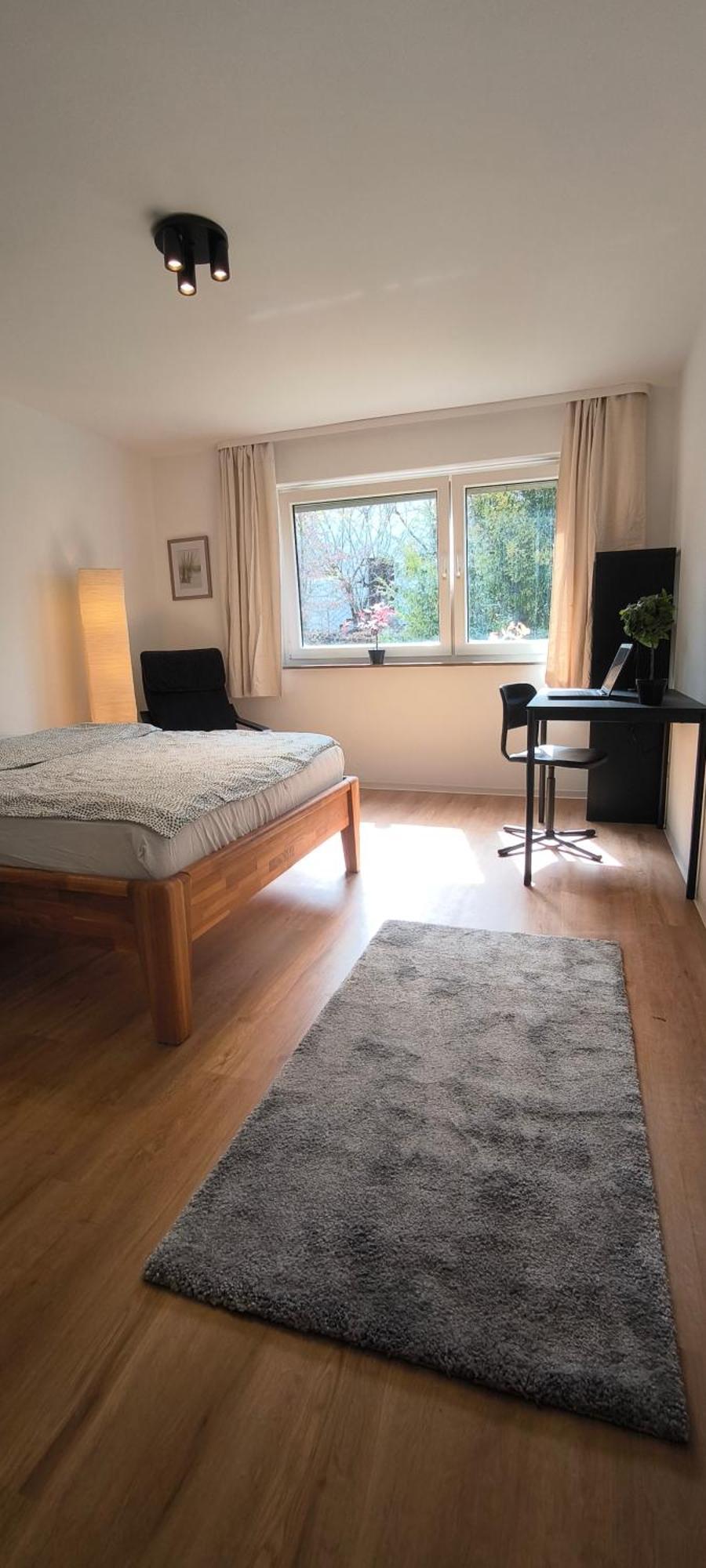 Fresh Renovated. 3 Rooms. Leonberg. Private Parking Spot. * Leonberg