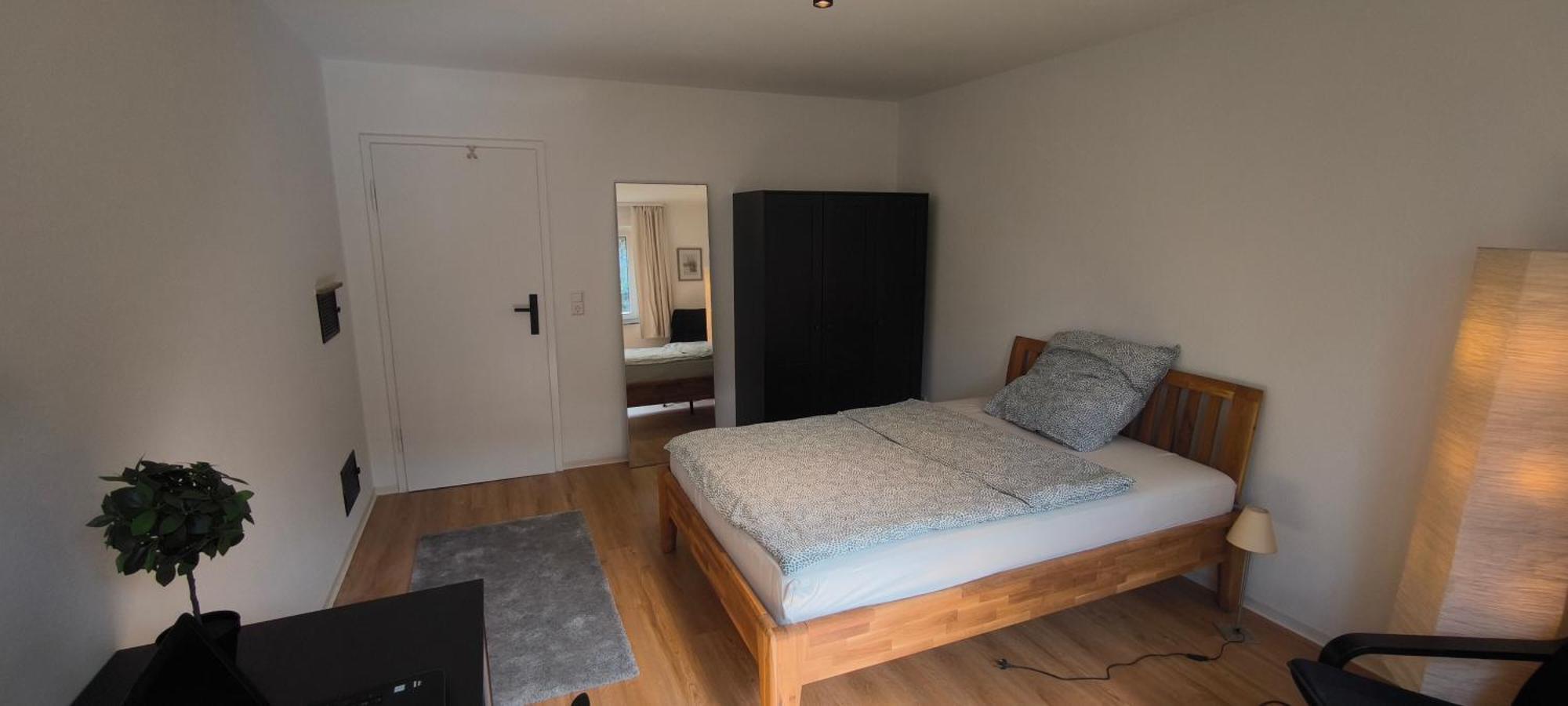 Apartment Fresh Renovated. 3 Rooms. Leonberg. Private Parking Spot. *