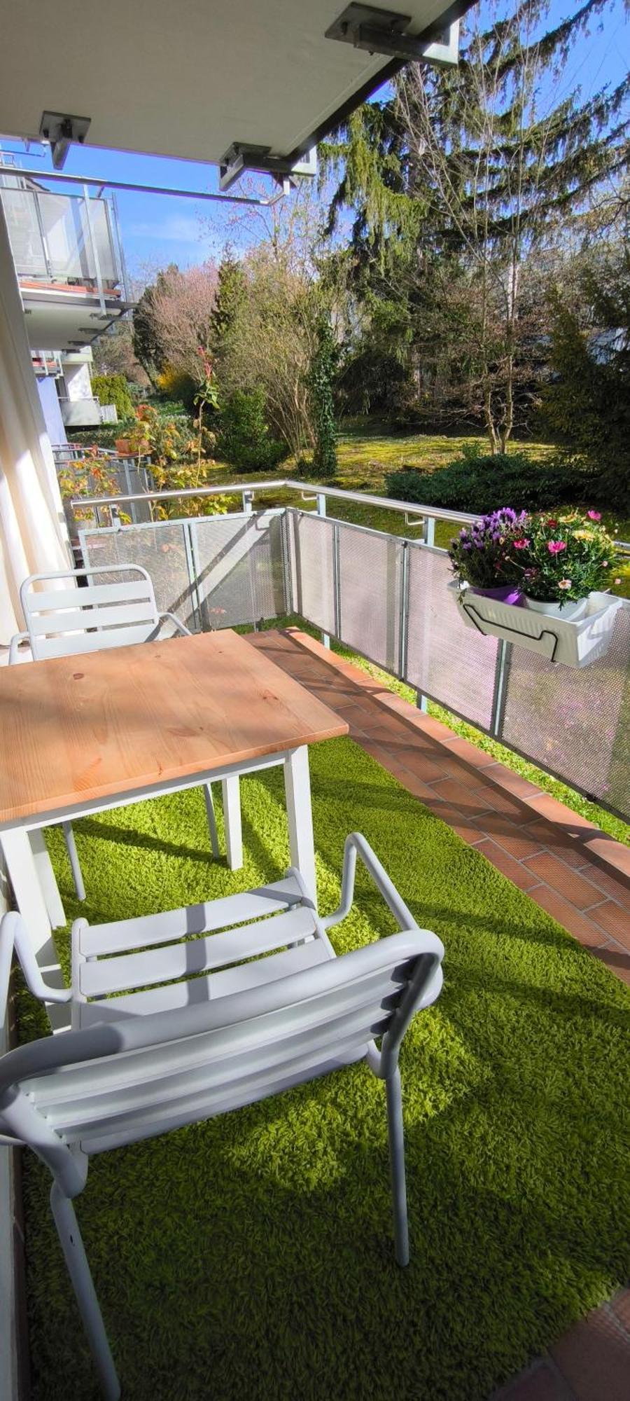 Apartment Fresh Renovated. 3 Rooms. Leonberg. Private Parking Spot.
